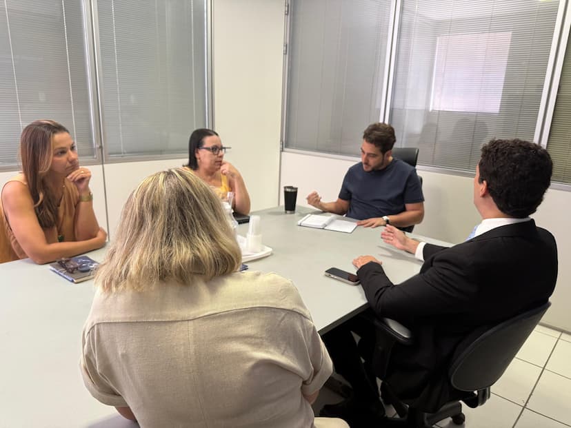 Tratando do complemento salarial dos serviços 24 h do Estado